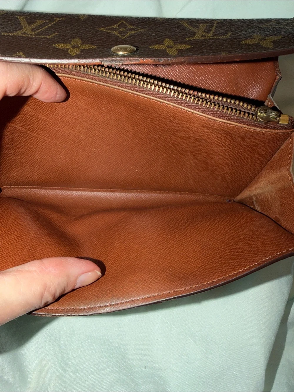 VINTAGE 1993 LOUIS VUITTON SARAH MONOGRAM SNAP WALLET - Picture 8 of 15